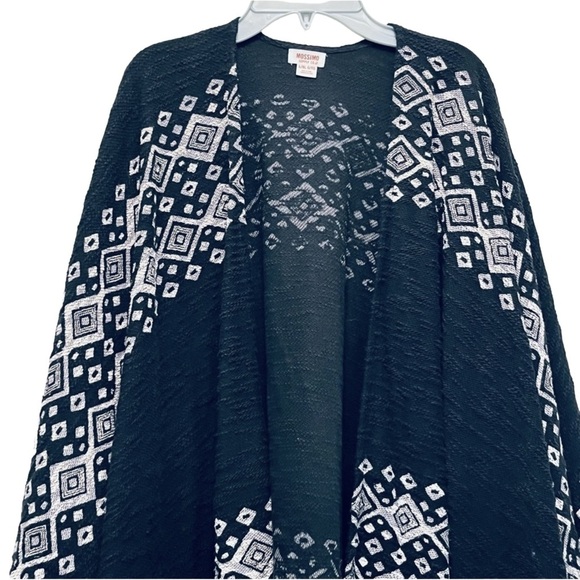 Mossimo Boho Style Cape Black and White Size Large - Picture 2 of 10